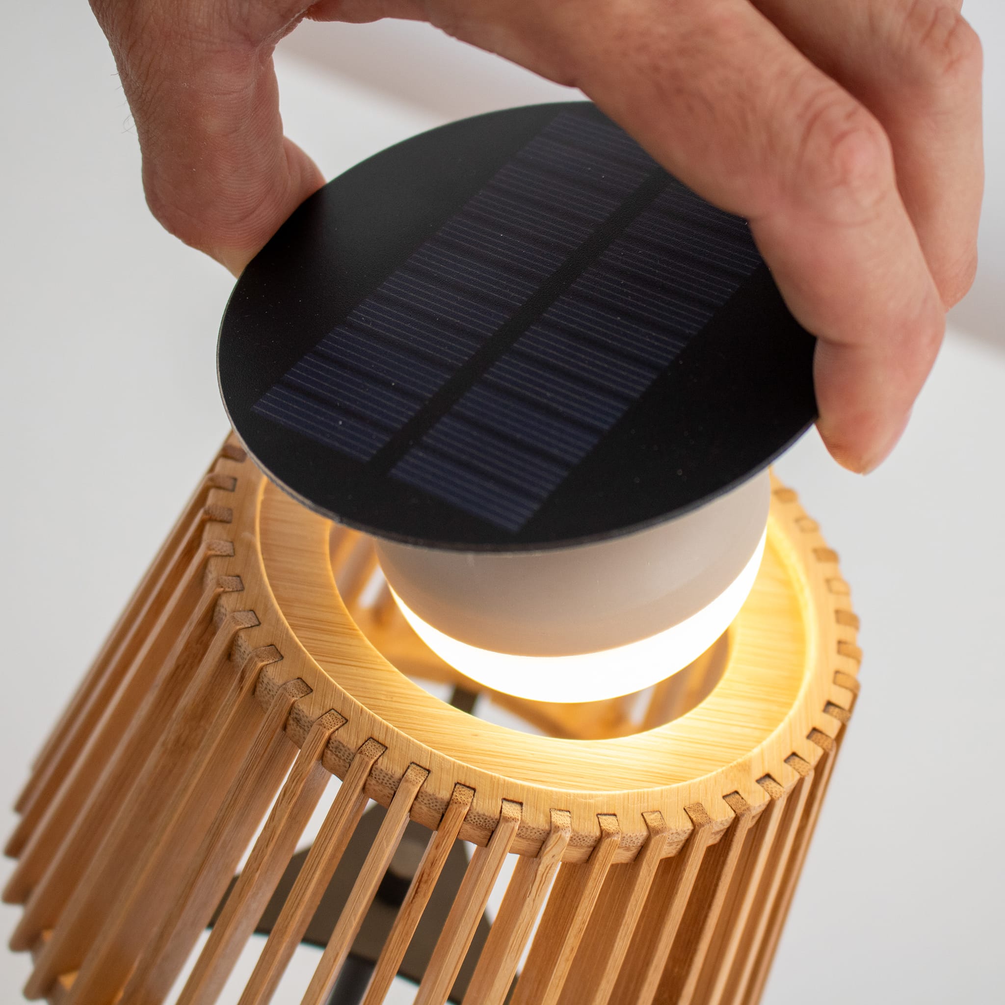 Okinawa<br> Solar-charged Table Lamp