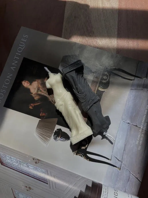 Venus de Milo Eloise and Oliver Decorative Candle art-noise.myshopify.com venus-de-milo Venus de Milo Eloise and Oliver Decorative Candle art-noise.myshopify.com venus-de-milo