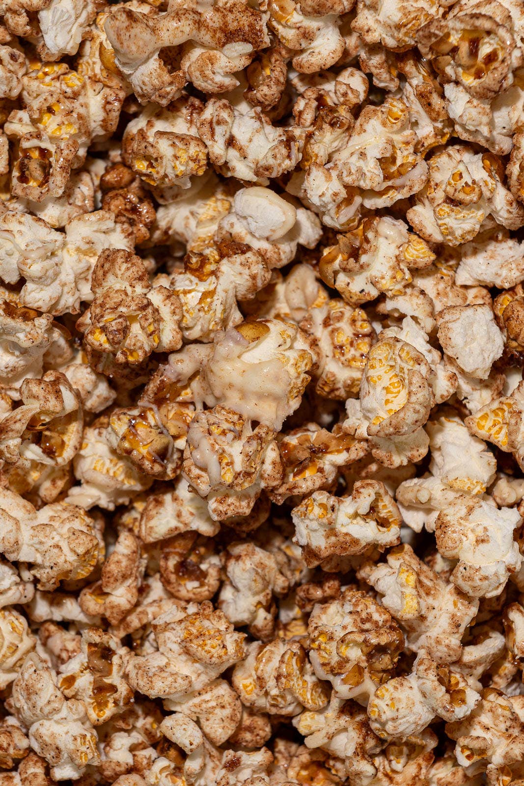 Pumpkin Spice & White Chocolate Drizzled Popcorn