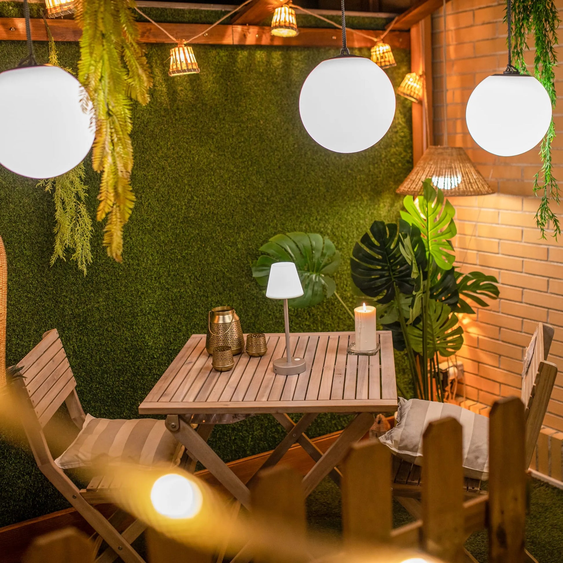 Aurora<br> Solar-charged Garland Nüline Distribution Wreaths & Garlands art-noise.myshopify.com aurora-br-solar-charged-garland Aurora<br> Solar-charged Garland Nüline Distribution Wreaths & Garlands art-noise.myshopify.com aurora-br-solar-charged-garland