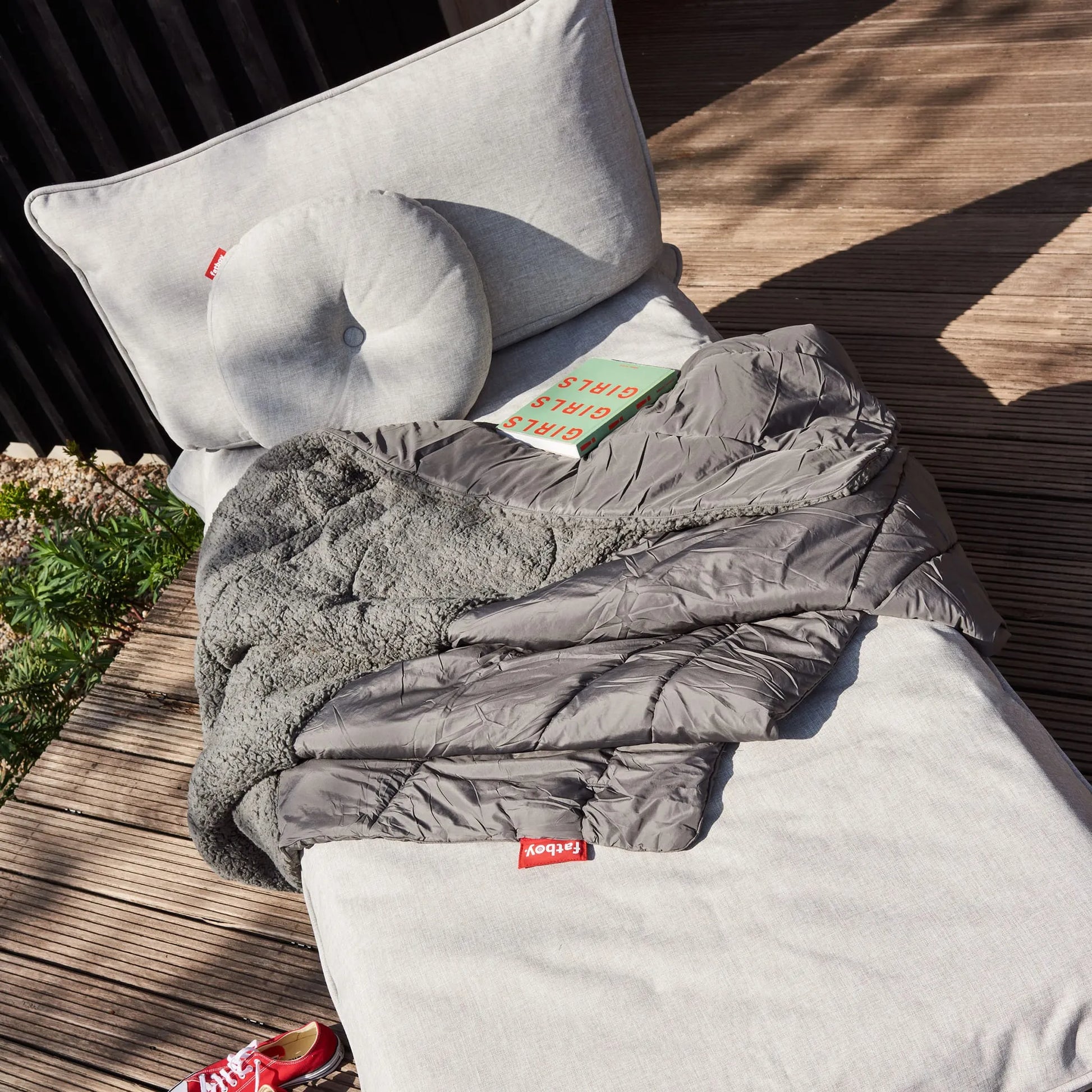 Circle Pillow Nüline Distribution Throw Pillows art-noise.myshopify.com circle-pillow Circle Pillow Nüline Distribution Throw Pillows art-noise.myshopify.com circle-pillow