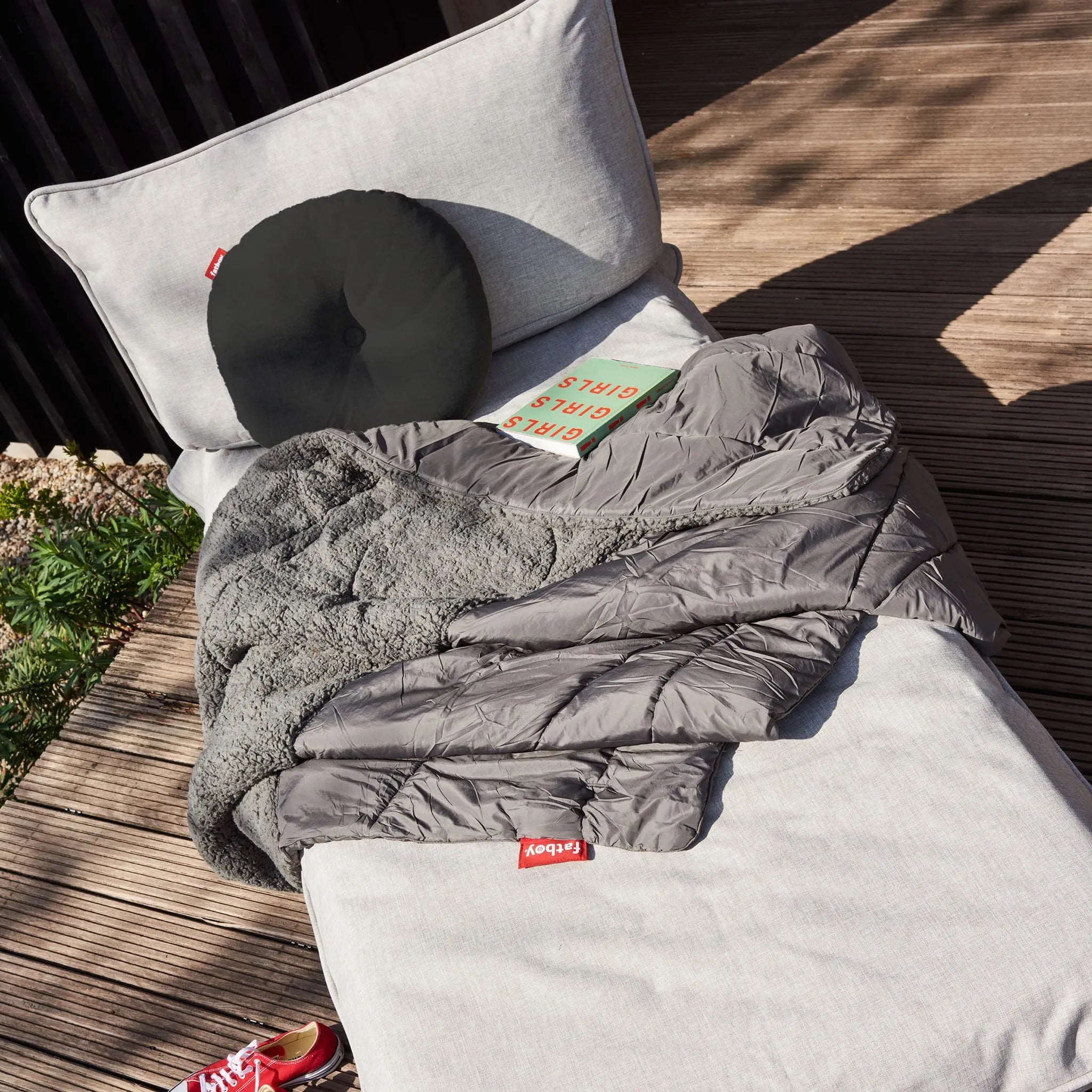 Circle Pillow Nüline Distribution Throw Pillows art-noise.myshopify.com circle-pillow Circle Pillow Nüline Distribution Throw Pillows art-noise.myshopify.com circle-pillow