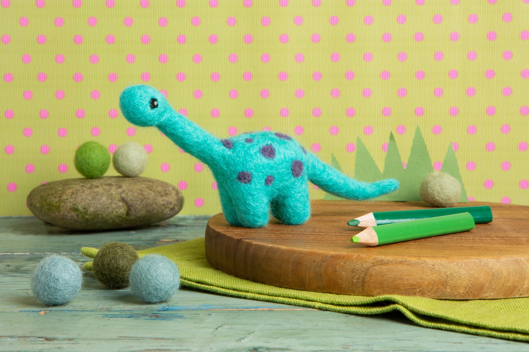 Hawthorn Handmade Diplodocus Mini Felting Kit - Art Noise