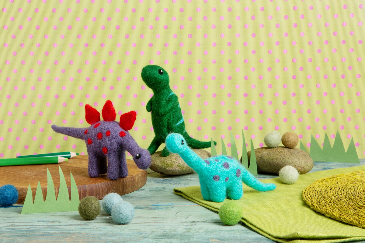 Hawthorn Handmade Diplodocus Mini Felting Kit