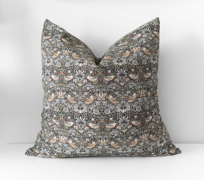 Sariel | Vintage Style Floral Pillow Cover