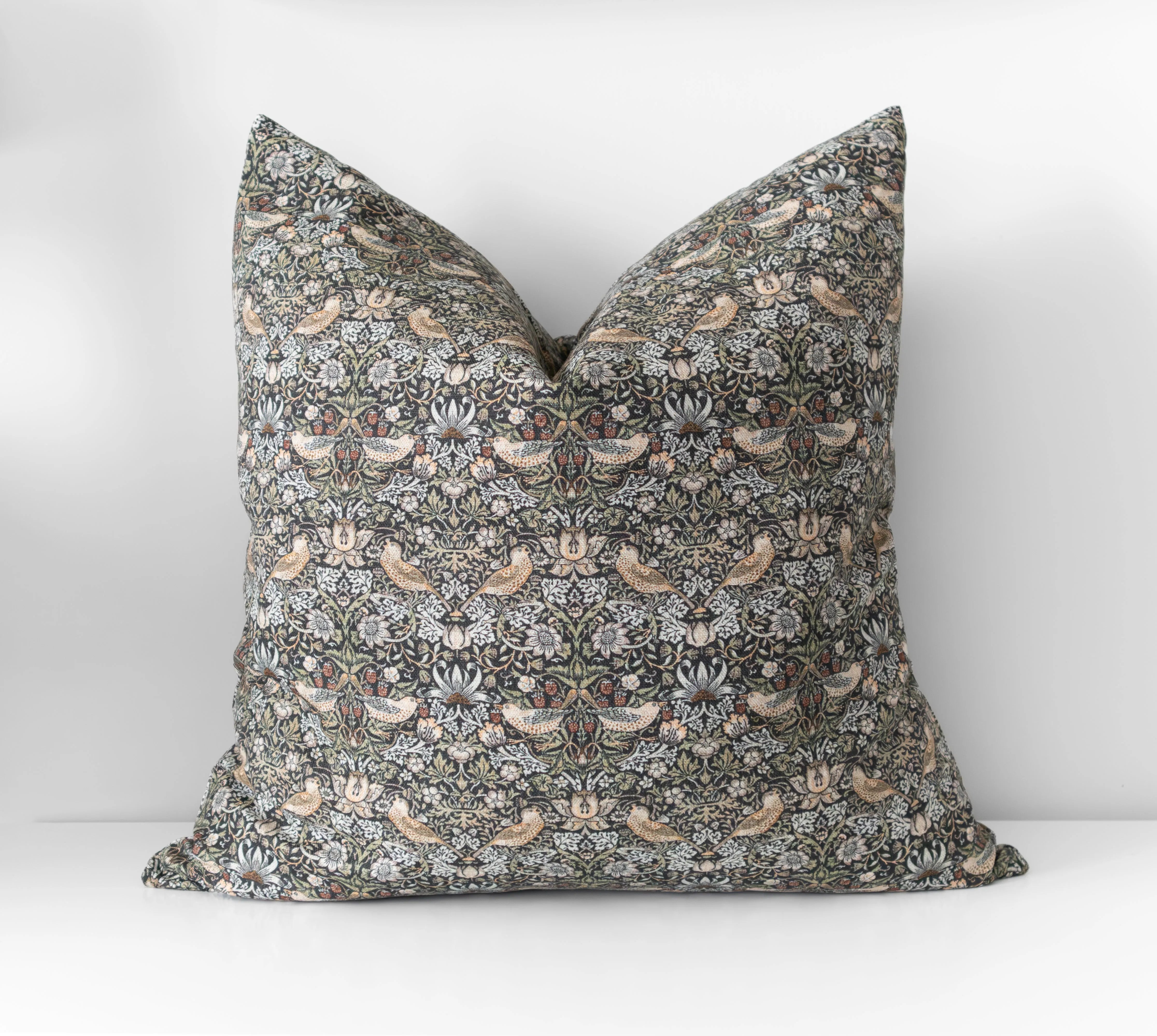 Sariel | Vintage Style Floral Pillow Cover Hyggely Cushions art-noise.myshopify.com sariel-vintage-style-floral-pillow-cover Sariel | Vintage Style Floral Pillow Cover Hyggely Cushions art-noise.myshopify.com sariel-vintage-style-floral-pillow-cover