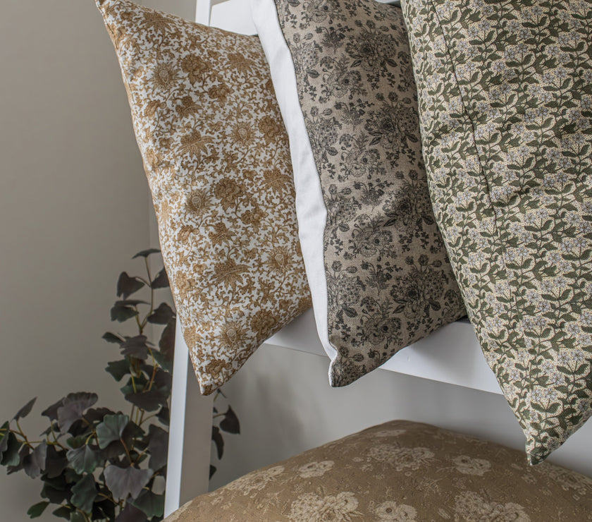 Valencia | Vintage Floral Pillow Cover