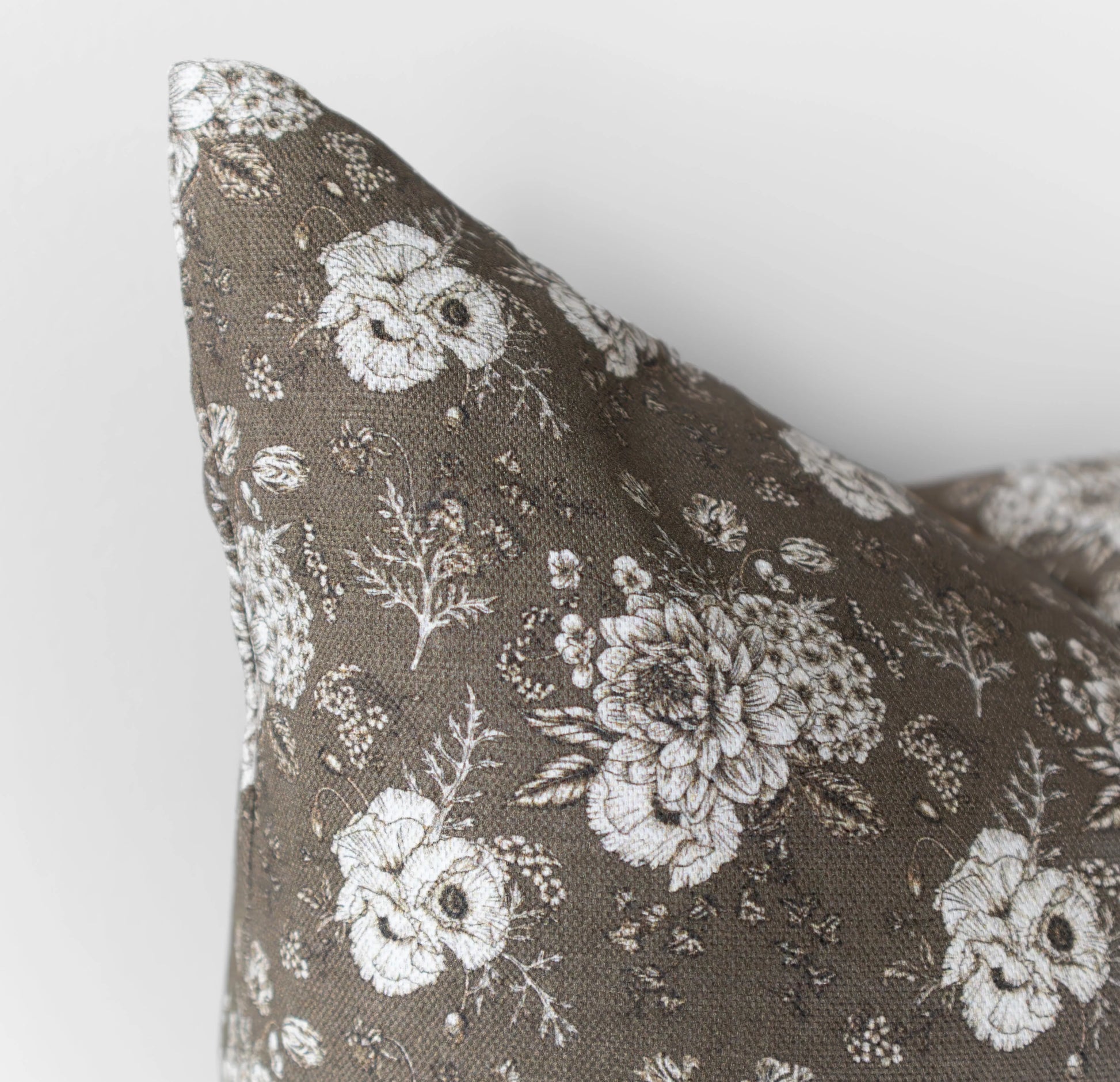 Elysia | Vintage Floral Pillow Cover Hyggely Cushions art-noise.myshopify.com elysia-vintage-floral-pillow-cover Elysia | Vintage Floral Pillow Cover Hyggely Cushions art-noise.myshopify.com elysia-vintage-floral-pillow-cover