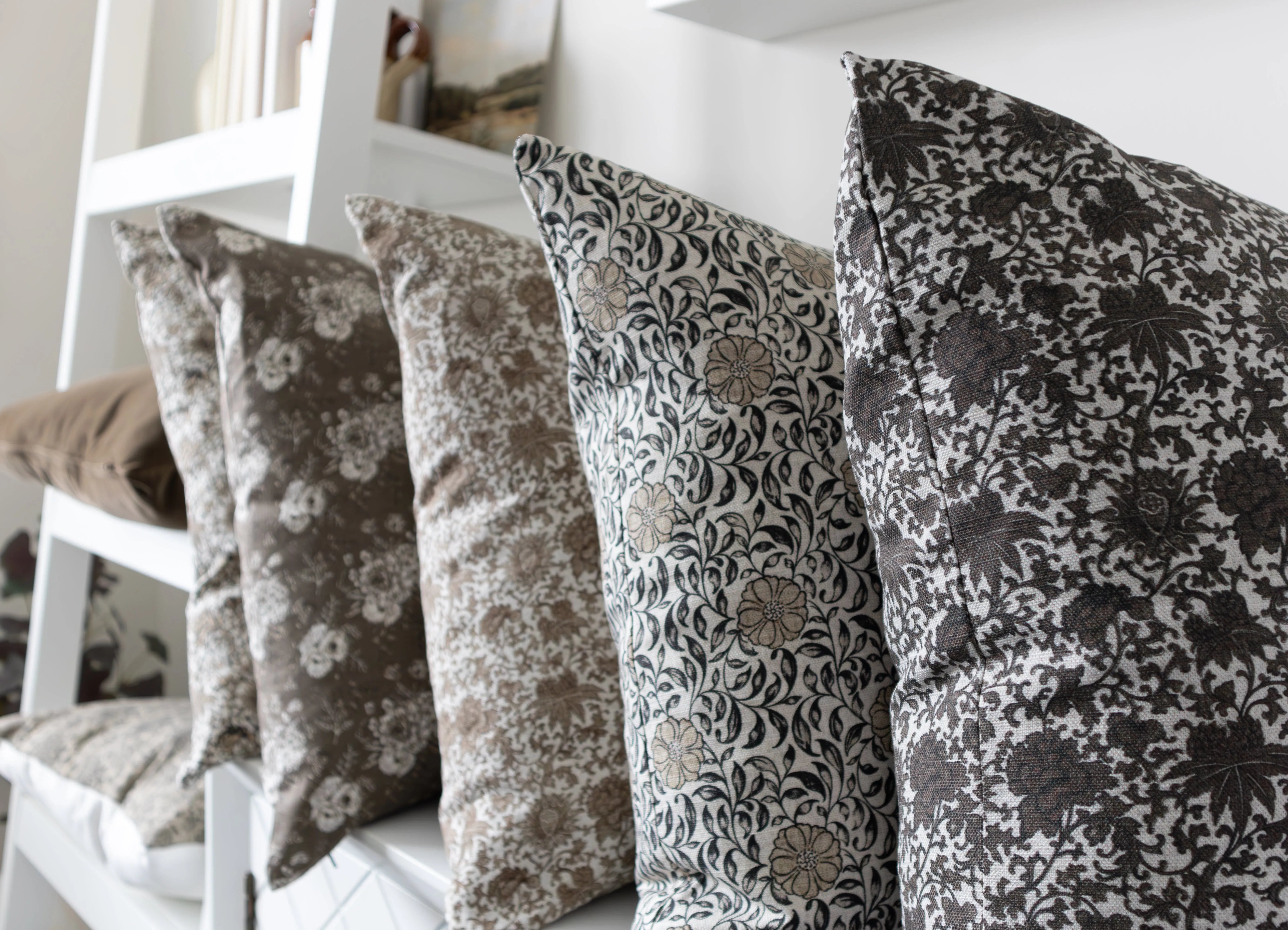 Elowen | Vintage Floral Pillow Cover Hyggely Cushions art-noise.myshopify.com elowen-vintage-floral-pillow-cover Elowen | Vintage Floral Pillow Cover Hyggely Cushions art-noise.myshopify.com elowen-vintage-floral-pillow-cover