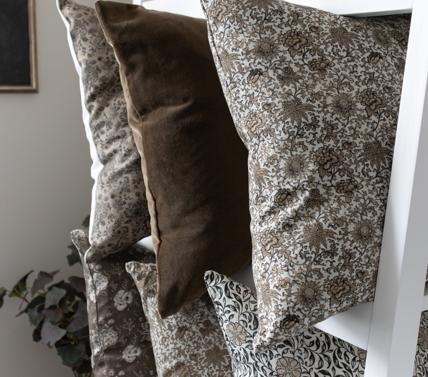 Elysia | Vintage Floral Pillow Cover