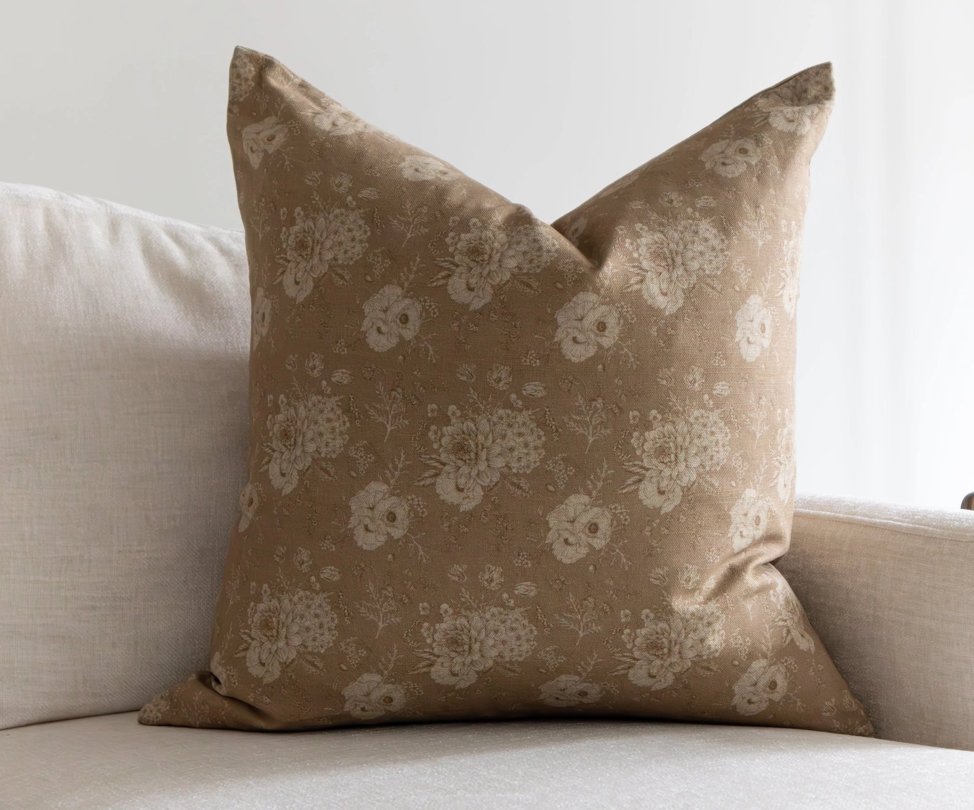 Eliora | Vintage Style Floral Pillow Cover Hyggely Cushions art-noise.myshopify.com eliora-vintage-style-floral-pillow-cover Eliora | Vintage Style Floral Pillow Cover Hyggely Cushions art-noise.myshopify.com eliora-vintage-style-floral-pillow-cover