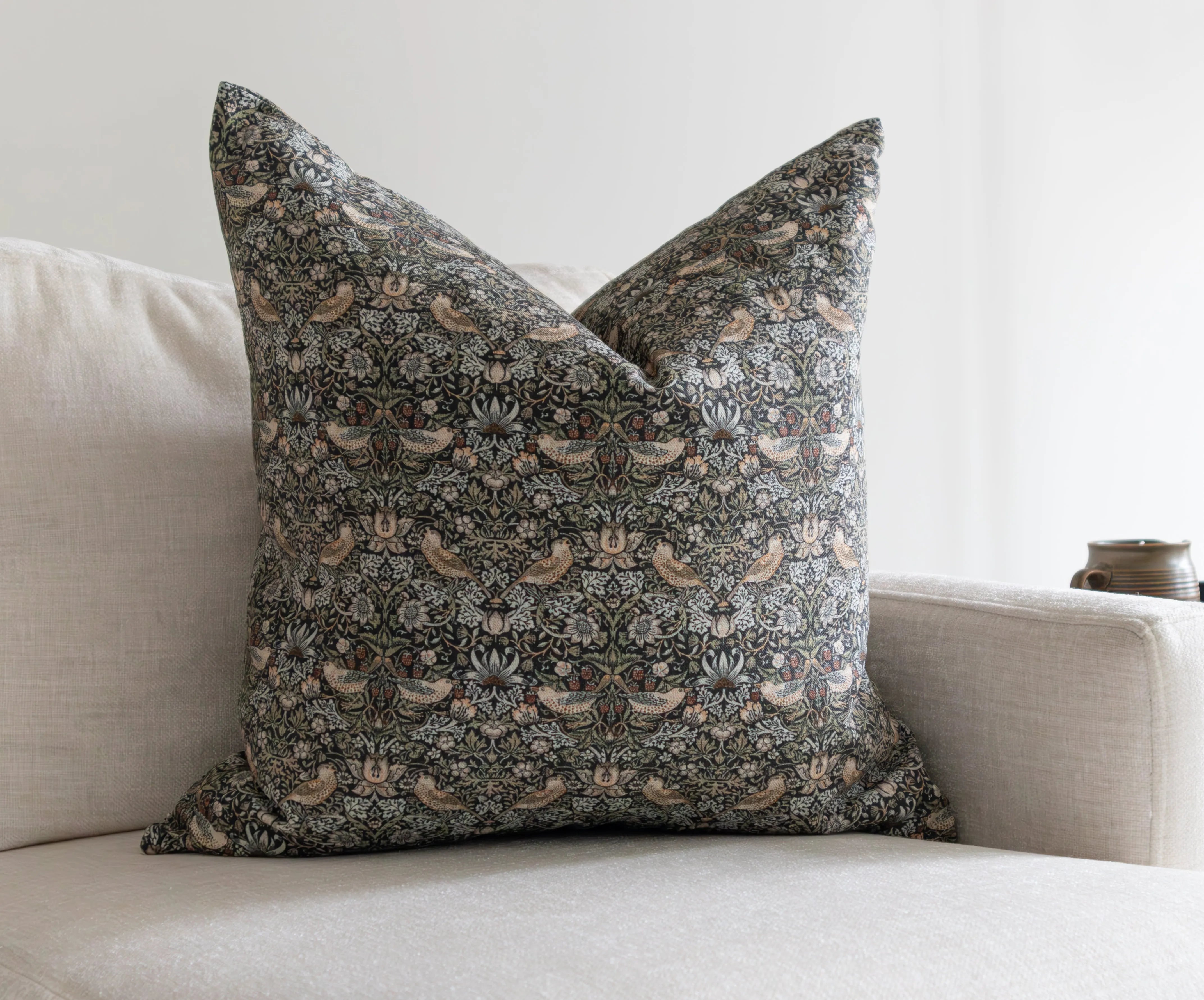 Sariel | Vintage Style Floral Pillow Cover Hyggely Cushions art-noise.myshopify.com sariel-vintage-style-floral-pillow-cover Sariel | Vintage Style Floral Pillow Cover Hyggely Cushions art-noise.myshopify.com sariel-vintage-style-floral-pillow-cover