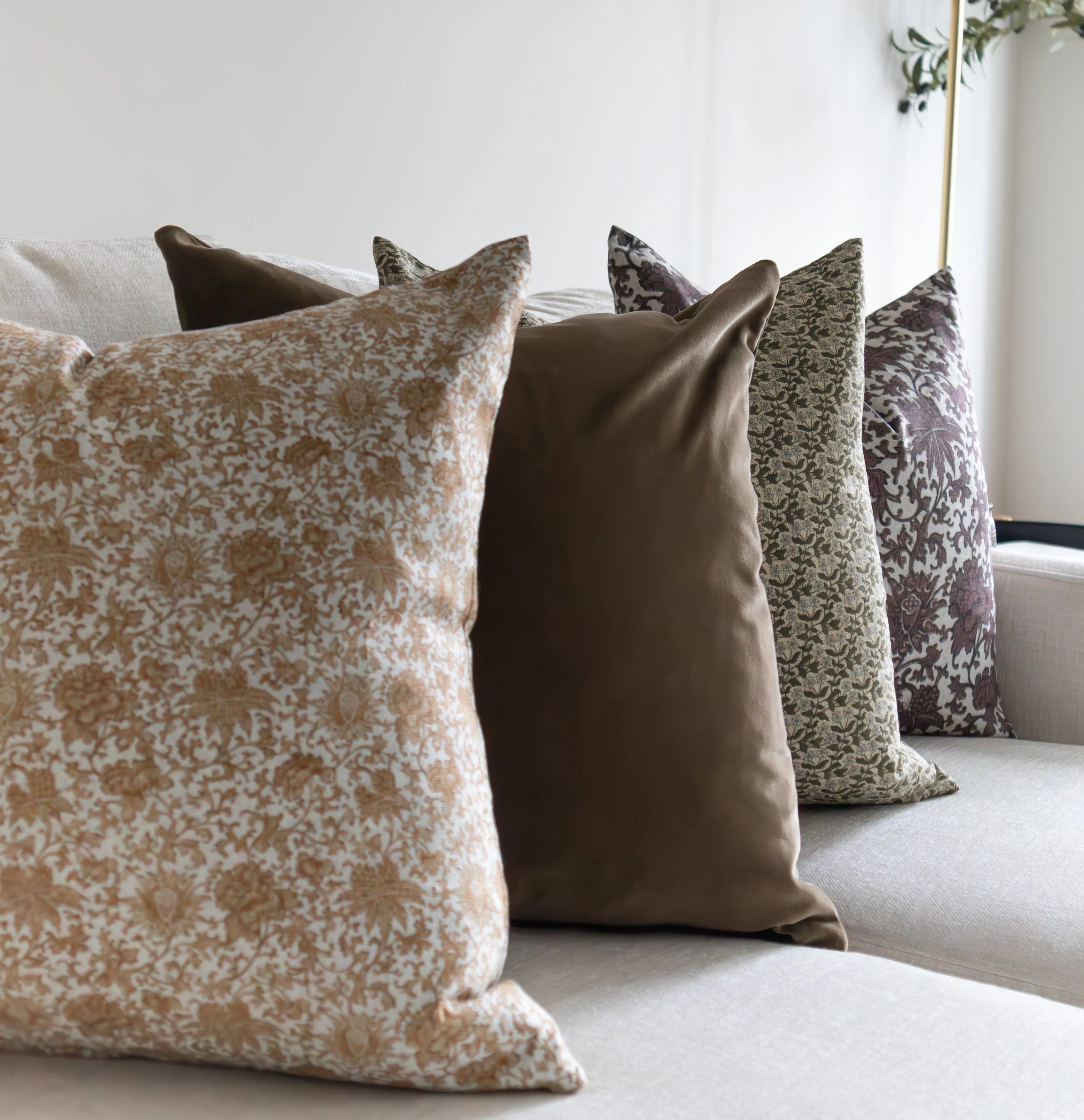 Eleanor | Vintage Floral Pillow Cover Hyggely Cushions art-noise.myshopify.com eleanor-vintage-floral-pillow-cover Eleanor | Vintage Floral Pillow Cover Hyggely Cushions art-noise.myshopify.com eleanor-vintage-floral-pillow-cover
