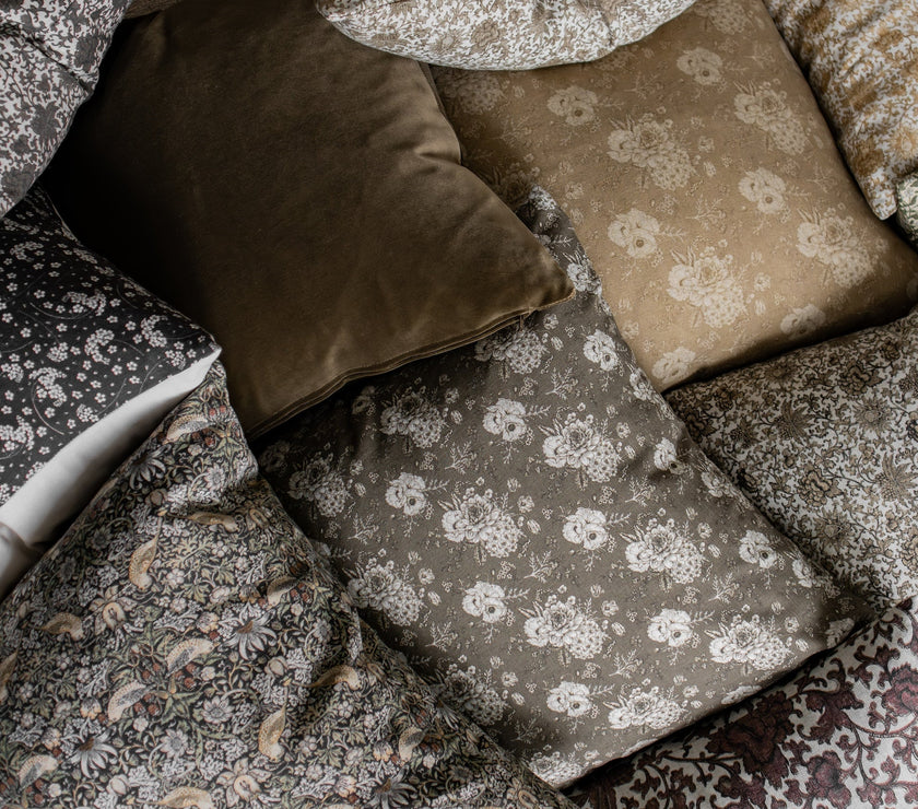 Odessa | Vintage Floral Pillow Cover