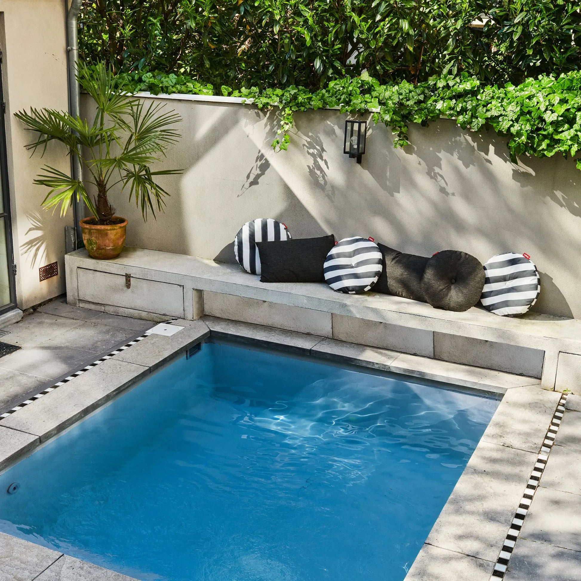 King Pillow Nüline Distribution Throw Pillows art-noise.myshopify.com king-pillow King Pillow Nüline Distribution Throw Pillows art-noise.myshopify.com king-pillow