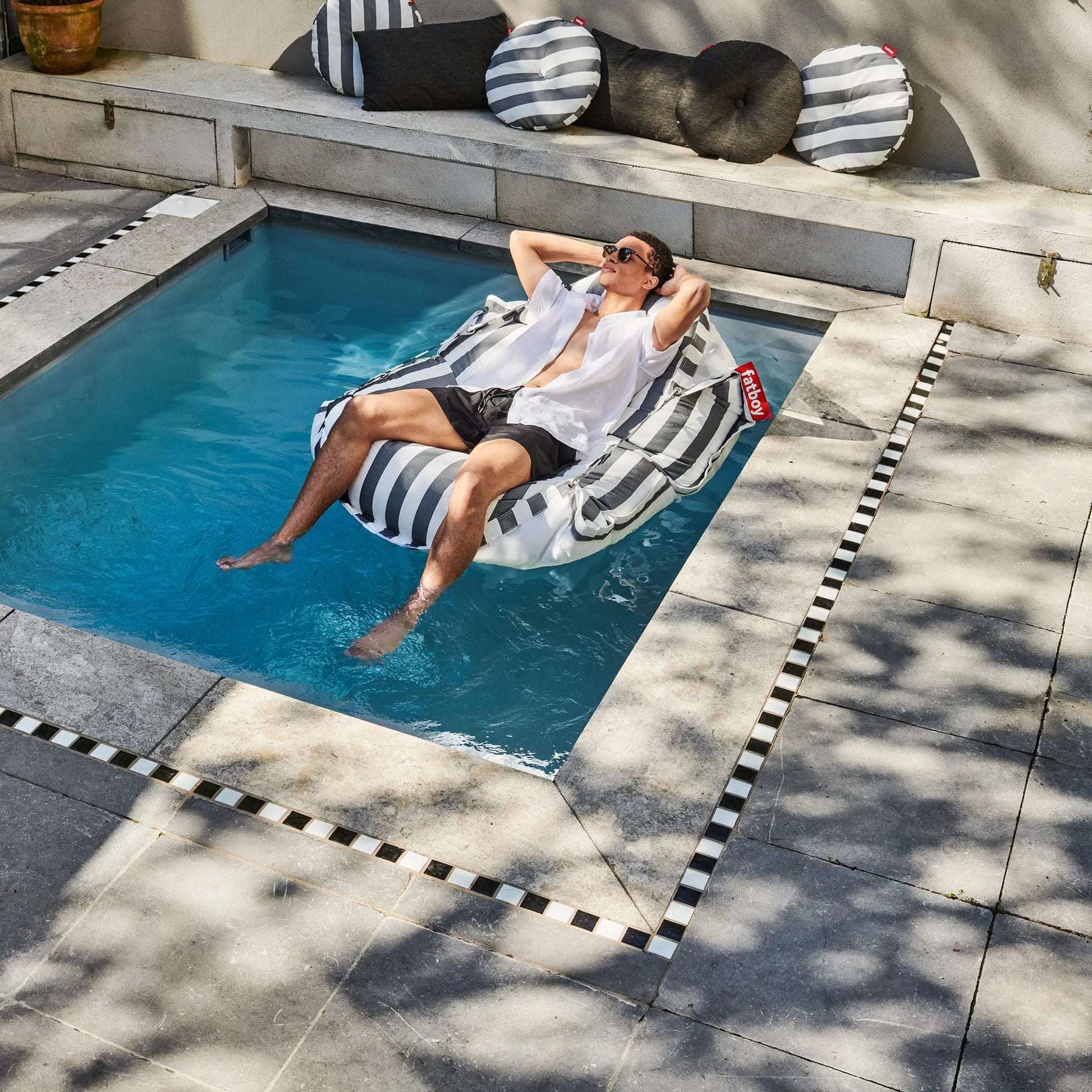 King Pillow Nüline Distribution Throw Pillows art-noise.myshopify.com king-pillow King Pillow Nüline Distribution Throw Pillows art-noise.myshopify.com king-pillow