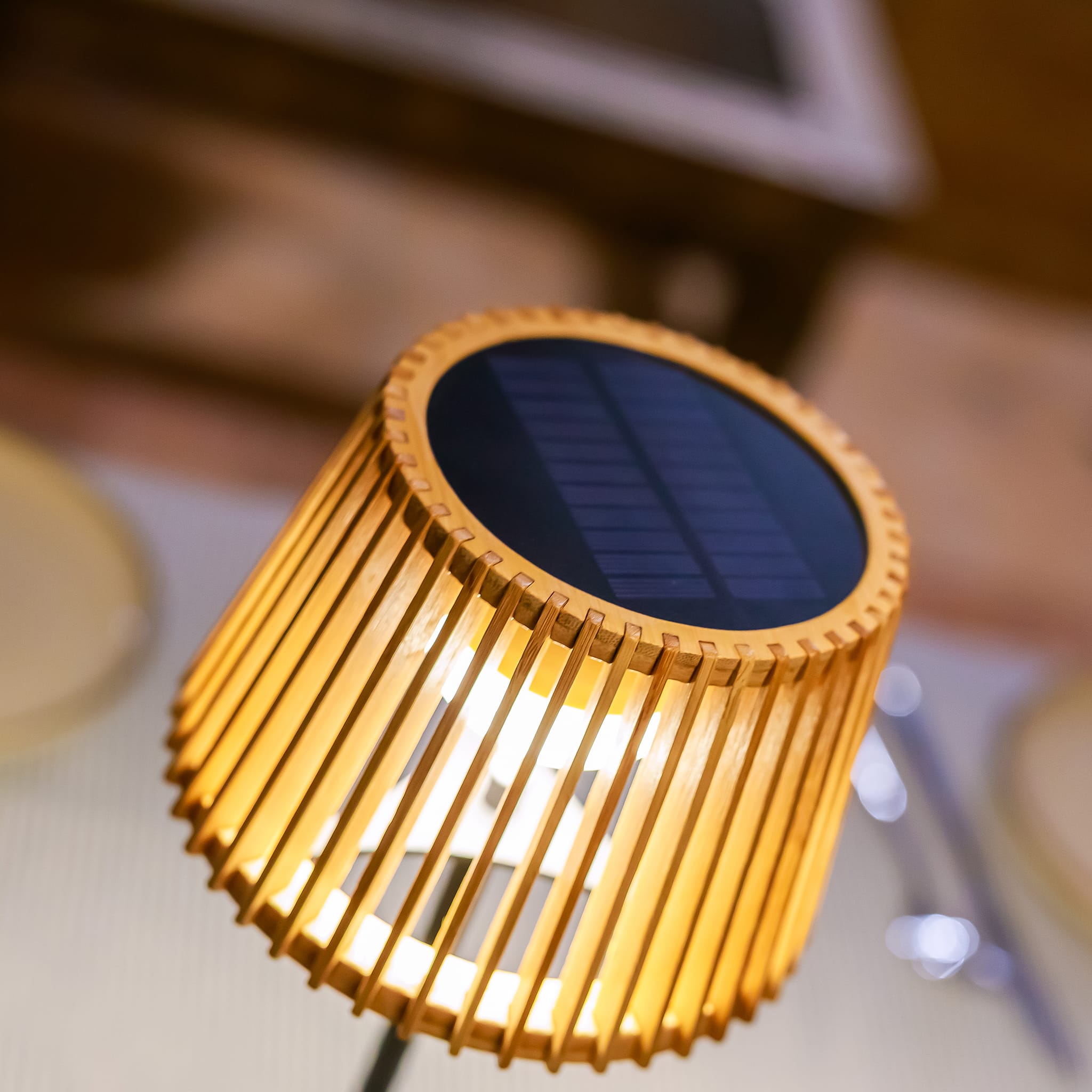 Okinawa<br> Solar-charged Table Lamp