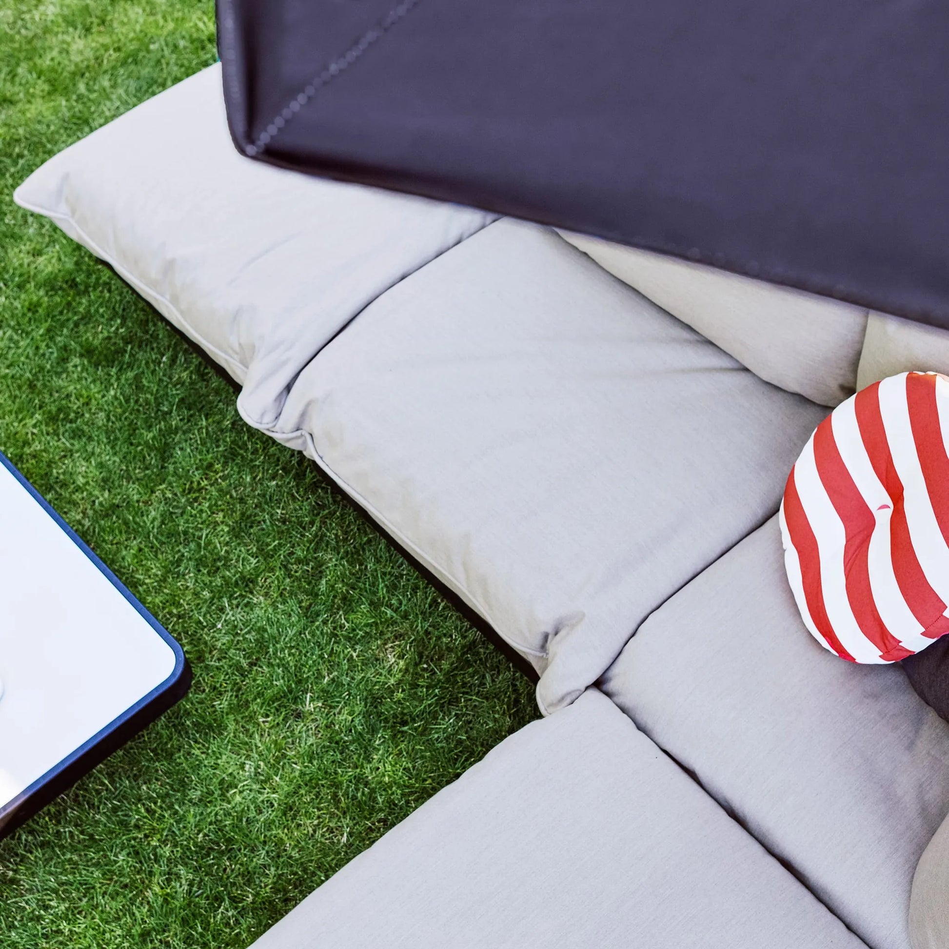 Paletti 4-Seater Nüline Distribution Outdoor Sofas art-noise.myshopify.com paletti-4-seater Paletti 4-Seater Nüline Distribution Outdoor Sofas art-noise.myshopify.com paletti-4-seater