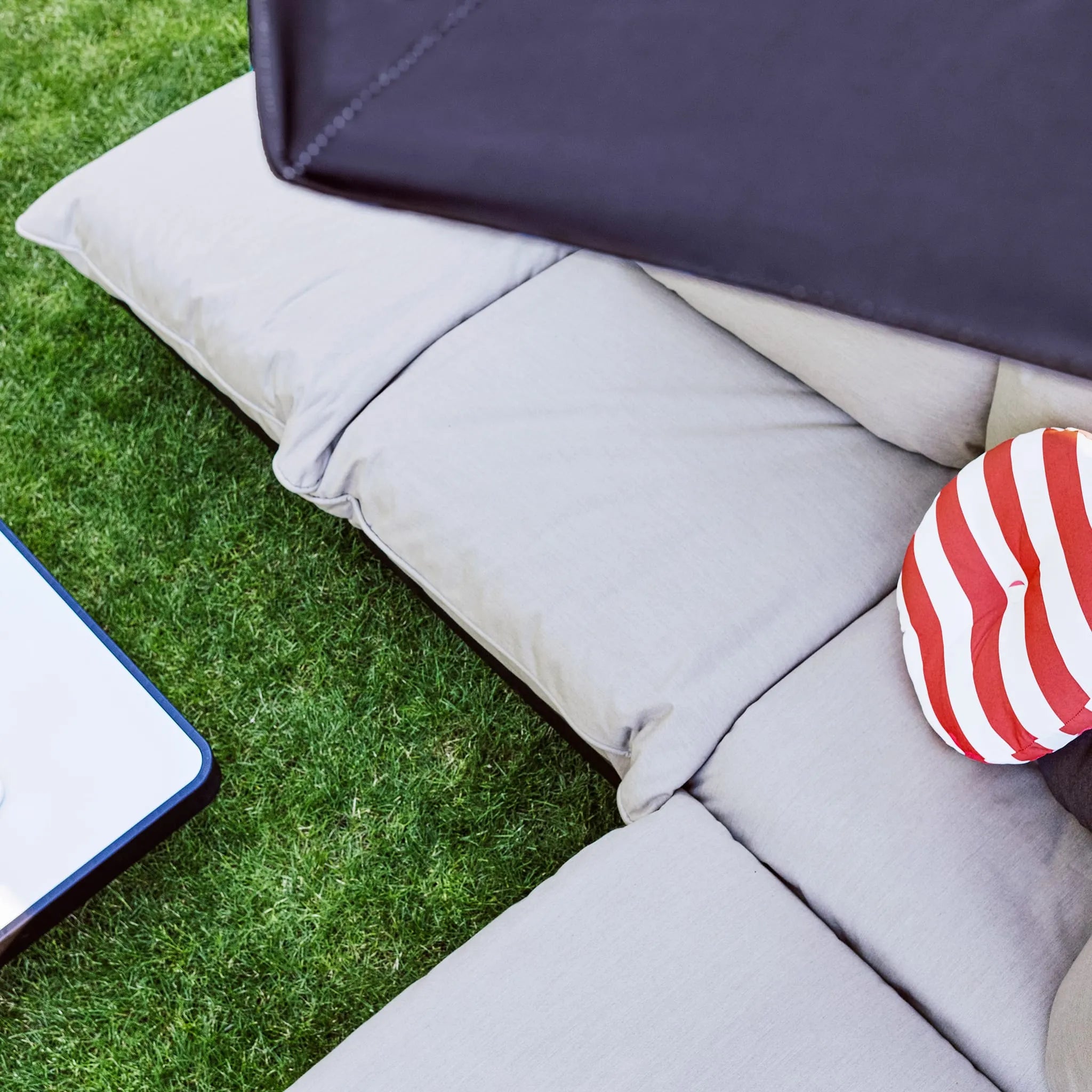 Paletti 4-Seater Nüline Distribution Outdoor Sofas art-noise.myshopify.com paletti-4-seater Paletti 4-Seater Nüline Distribution Outdoor Sofas art-noise.myshopify.com paletti-4-seater