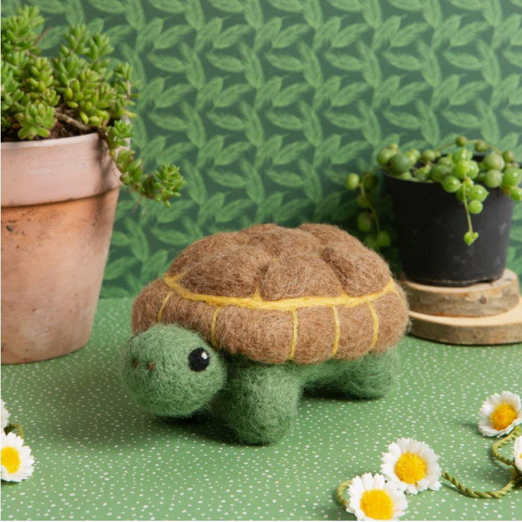 Hawthorn Handmade Tortoise Needle Felting Kit - Art Noise