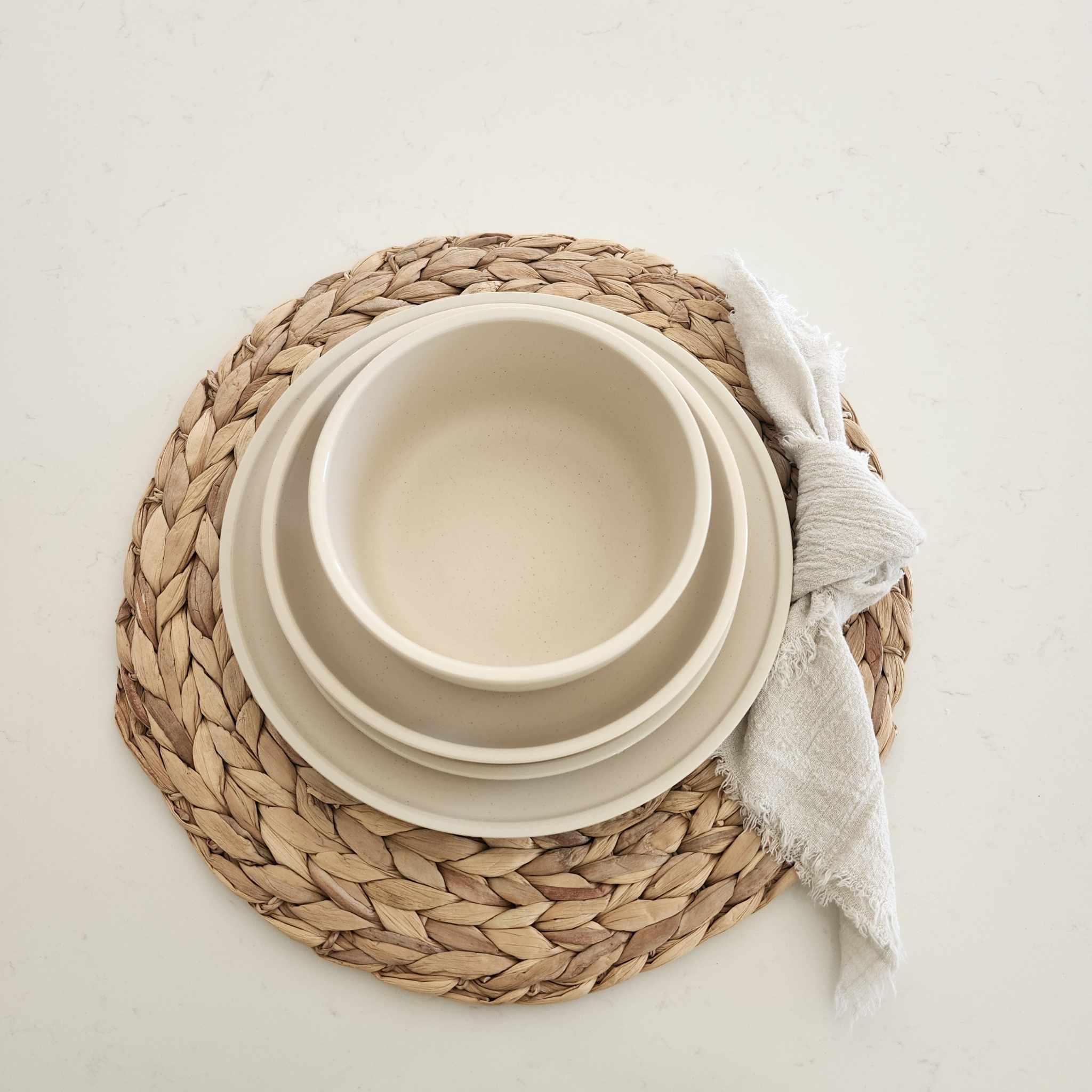 Vaisselles en céramique (blanc crème)