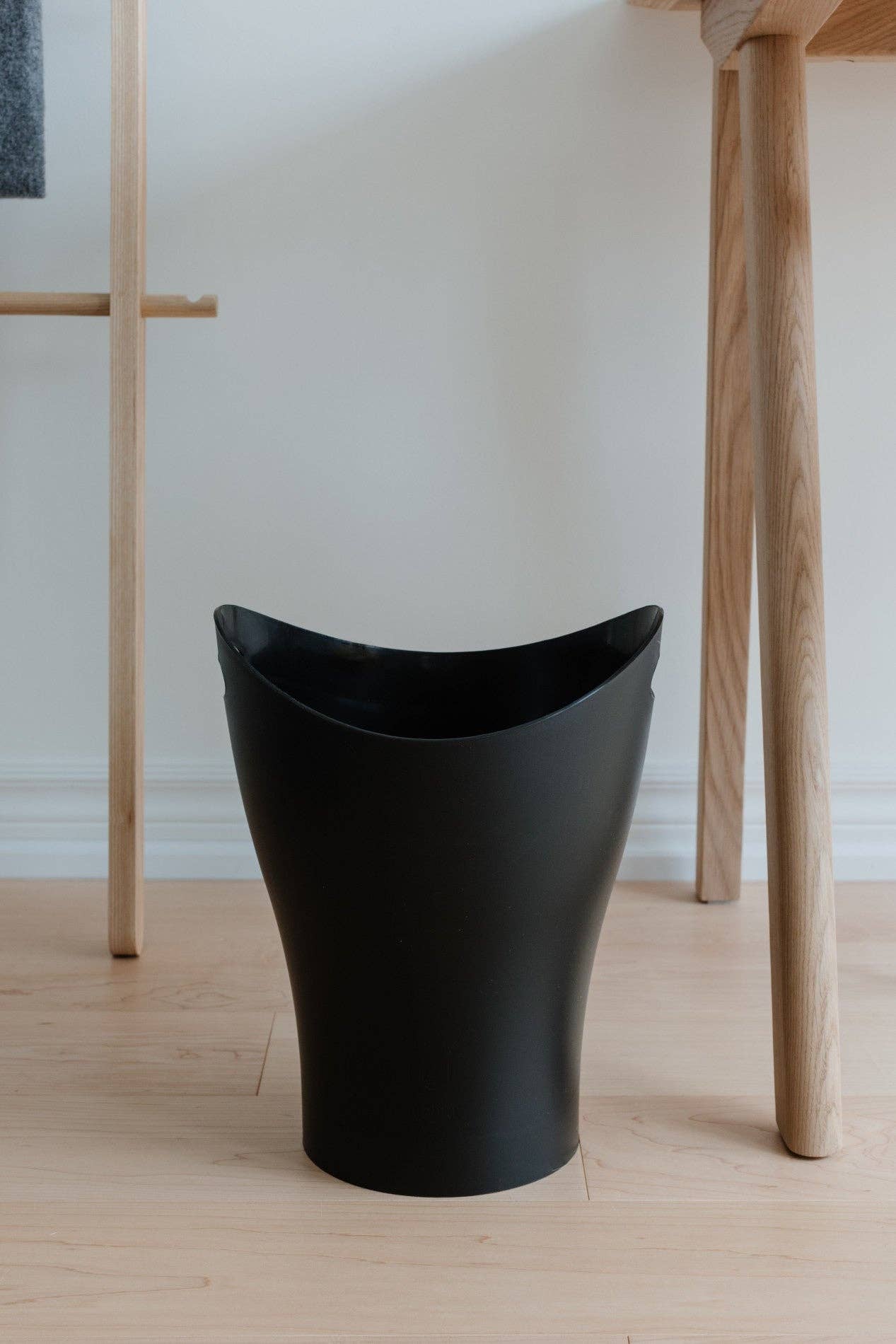 Garbino Trash Can