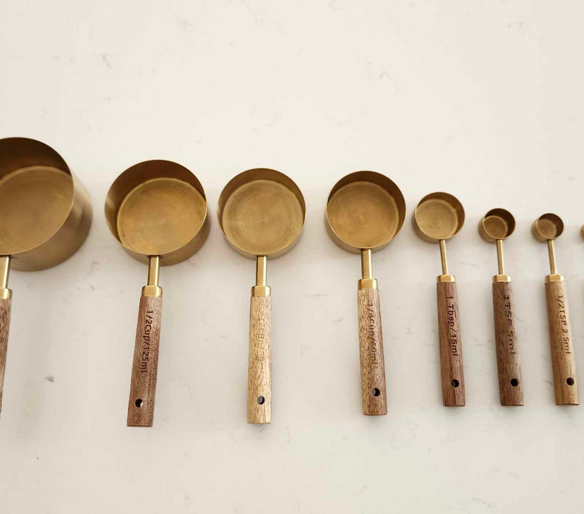 Ensemble de tasses et cuillères à mesurer