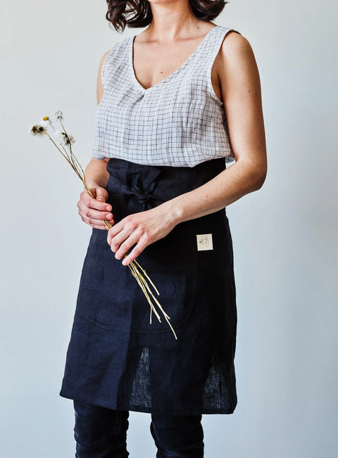 Half Linen Apron - Black Confetti Mill Half aprons art-noise.myshopify.com half-linen-apron-black Half Linen Apron - Black Confetti Mill Half aprons art-noise.myshopify.com half-linen-apron-black