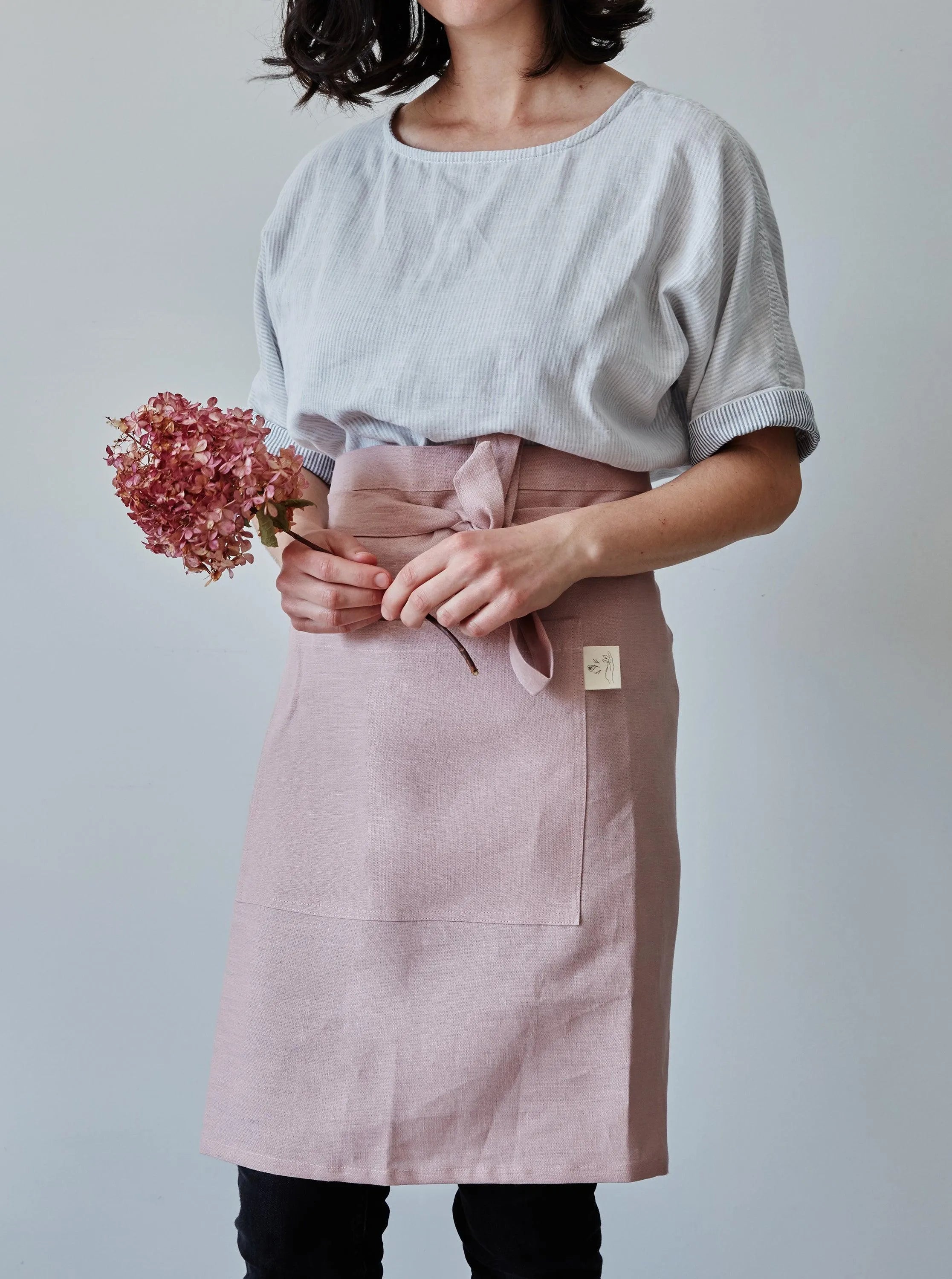 Half Linen Apron - Dusty pink Confetti Mill Half aprons art-noise.myshopify.com half-linen-apron-dusty-pink Half Linen Apron - Dusty pink Confetti Mill Half aprons art-noise.myshopify.com half-linen-apron-dusty-pink