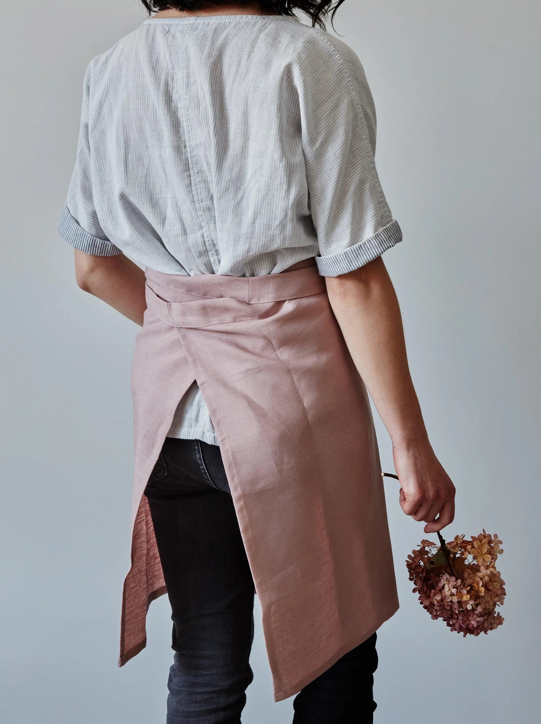 Half Linen Apron - Dusty pink Confetti Mill Half aprons art-noise.myshopify.com half-linen-apron-dusty-pink Half Linen Apron - Dusty pink Confetti Mill Half aprons art-noise.myshopify.com half-linen-apron-dusty-pink