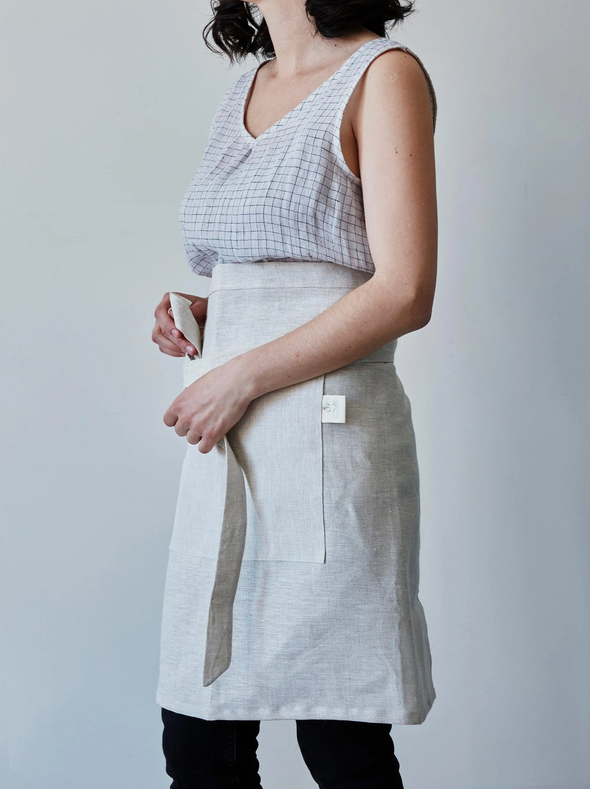 Half Linen Apron - Oat Confetti Mill Half aprons art-noise.myshopify.com half-linen-apron-oat Half Linen Apron - Oat Confetti Mill Half aprons art-noise.myshopify.com half-linen-apron-oat