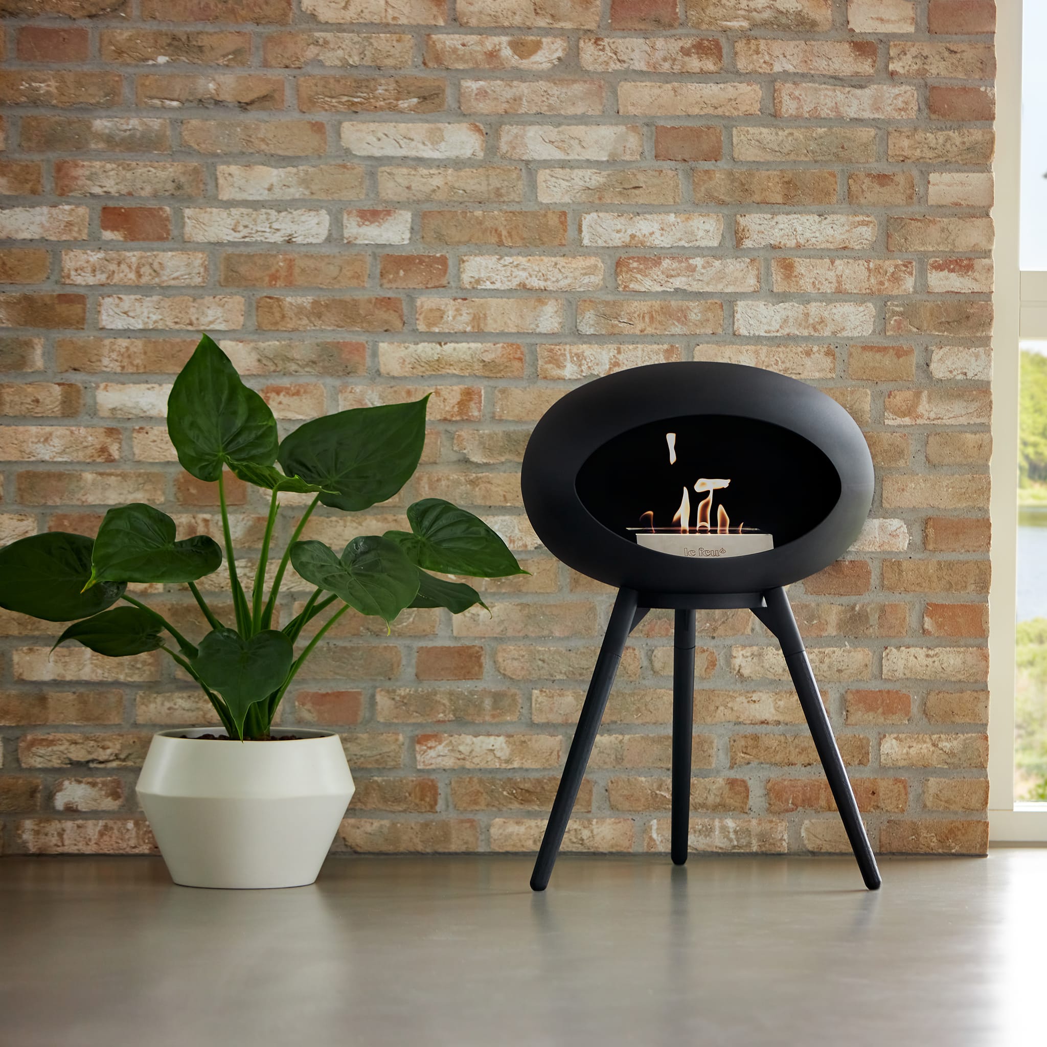 Le Feu Ground Low Dome <br>Black