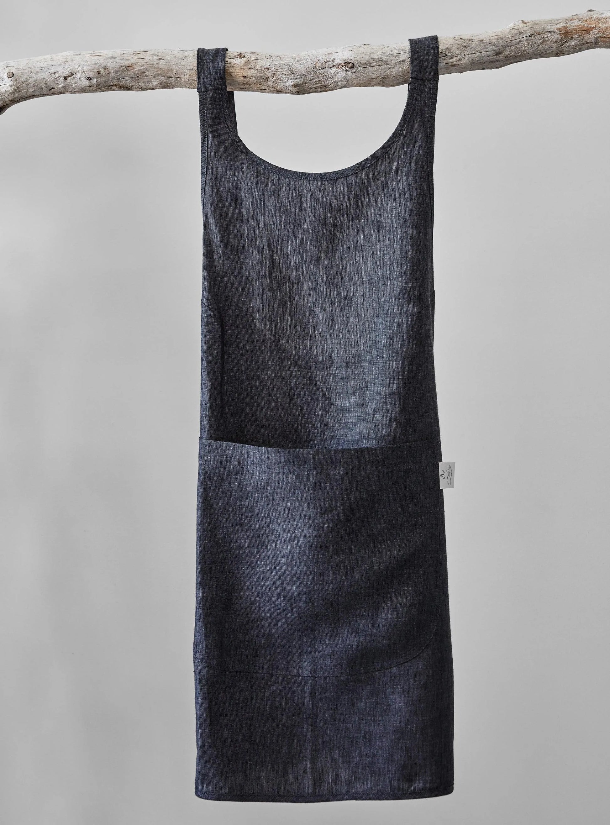 Linen Apron - Anthracite Confetti Mill Aprons art-noise.myshopify.com linen-apron-anthracite Linen Apron - Anthracite Confetti Mill Aprons art-noise.myshopify.com linen-apron-anthracite