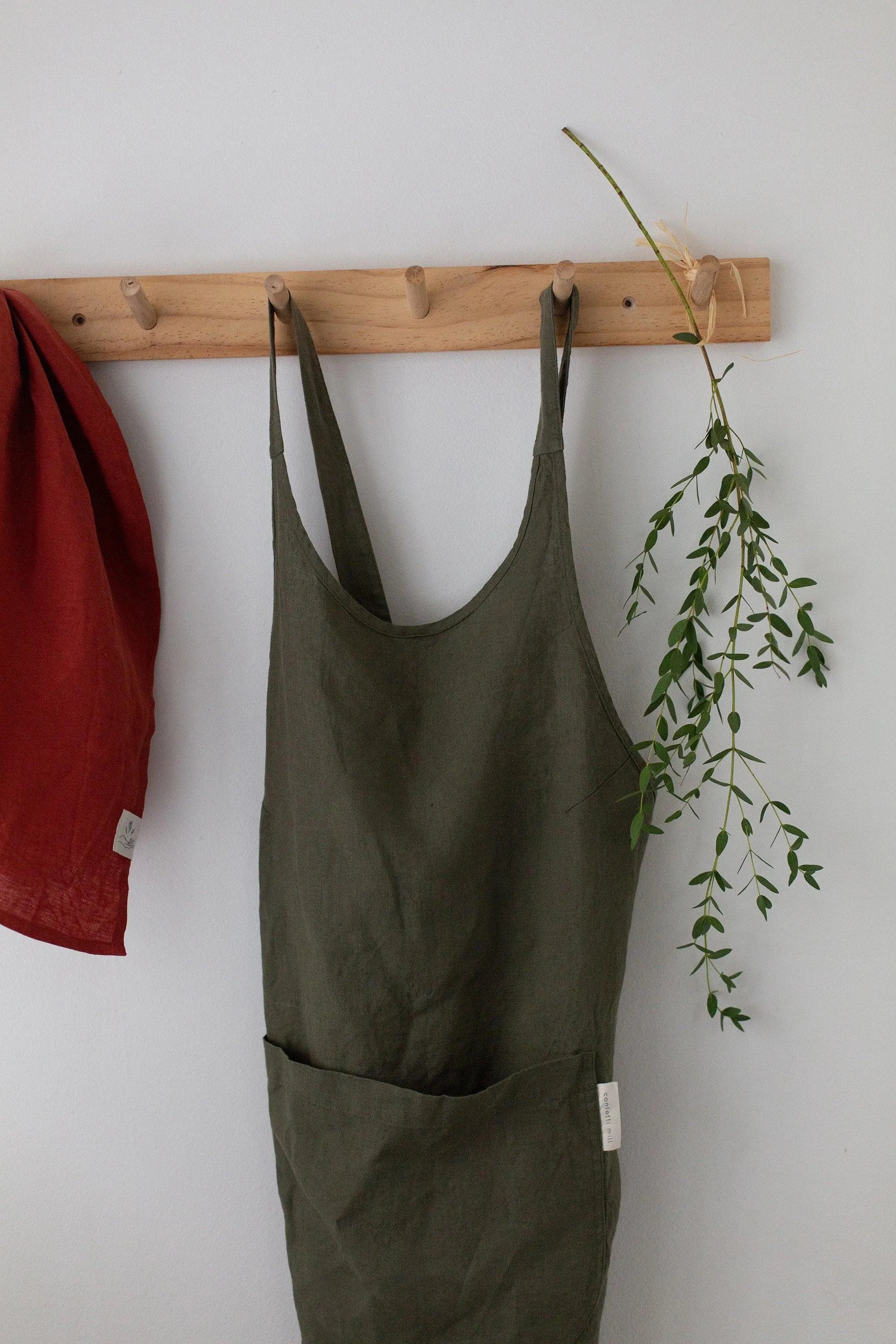 Linen Apron - Forest green Confetti Mill Aprons art-noise.myshopify.com linen-apron-forest-green Linen Apron - Forest green Confetti Mill Aprons art-noise.myshopify.com linen-apron-forest-green