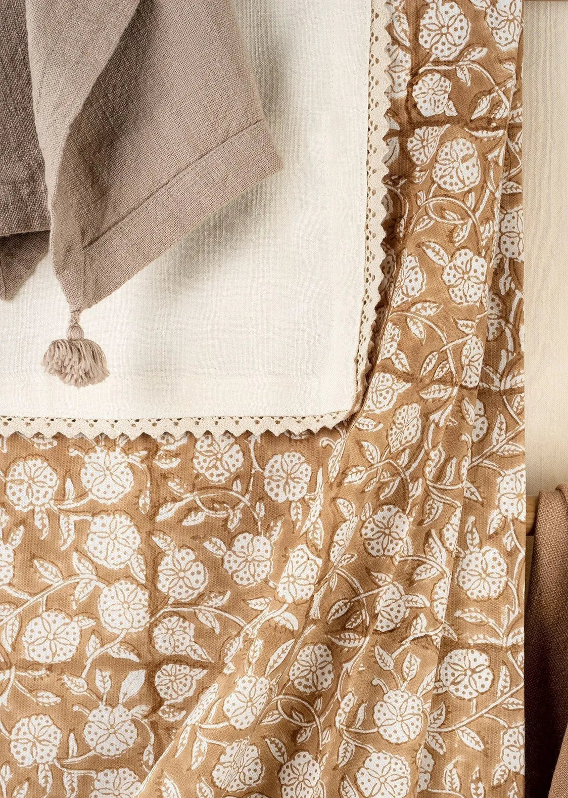 Maeve Lace Napkins, Set of 4 - Off White Clementine Home Floral Gift Room & Wall Decor art-noise.myshopify.com maeve-lace-napkins-set-of-4-off-white Maeve Lace Napkins, Set of 4 - Off White Clementine Home Floral Gift Room & Wall Decor art-noise.myshopify.com maeve-lace-napkins-set-of-4-off-white